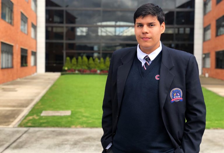 Un estudiante del CAS representará a Colombia en la Olimpiada Internacionales de Biología